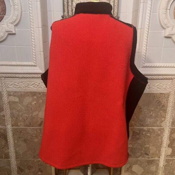 Susan Graver. Size 3X. Red Black Fleece Poly. Vest. Zip. Pockets. DB2 - Picture 5 of 6